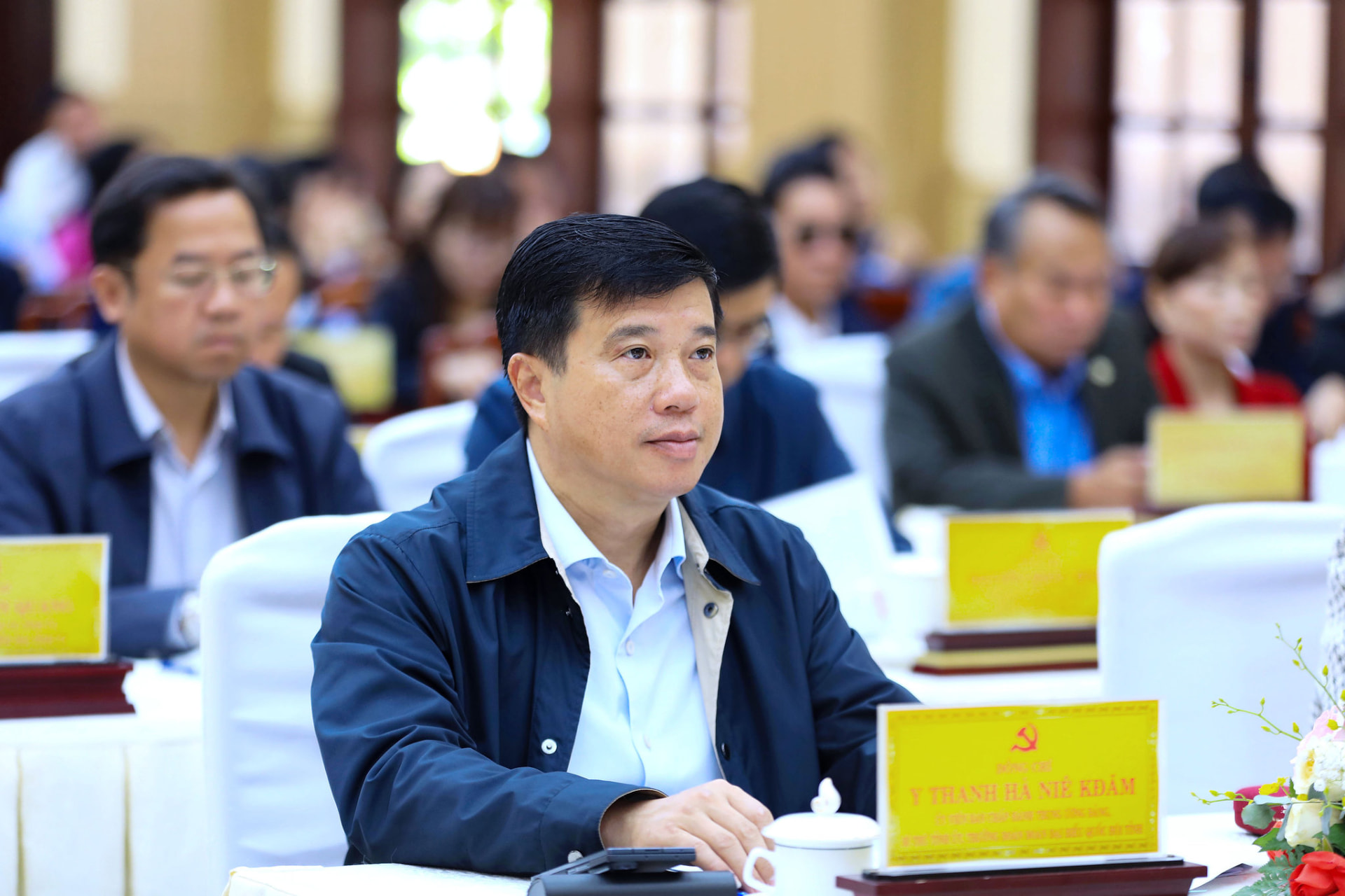 Đồng chí Y Thanh Hà Niê Kđăm dự hội nghị trực tuyến toàn quốc